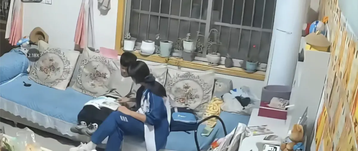 《姐姐的爱姐弟温馨日常》事件视频全集高清在线观看-姐姐辅导功课监控录像事件全过程最新后续揭秘-姐姐的爱姐弟温馨日常完整版免费播放资源下载