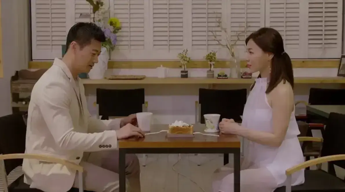 《邻居家妻子》韩国电影未删减1080P韩语中字高清在线观看-邻居家妻子百度网盘夸克迅雷下载-探讨乏味婚姻中的情感越界-完整版资源免费分享-邻居家妻子全集中文字幕