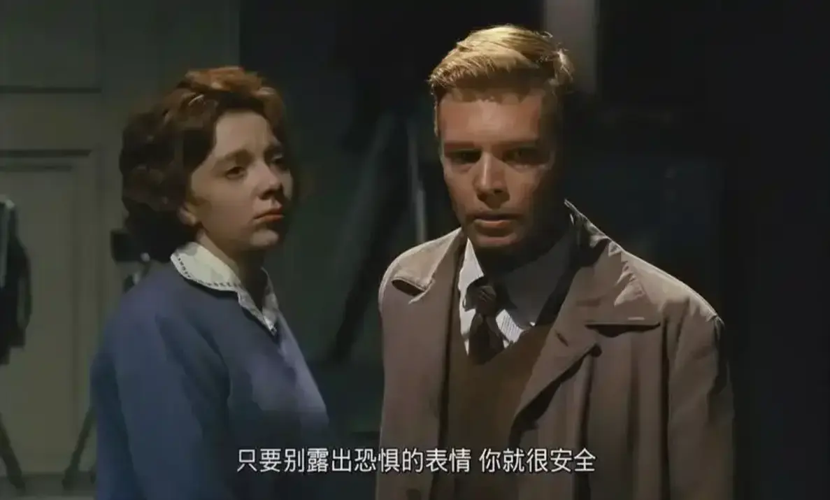 《偷窥狂人》相关资源图片