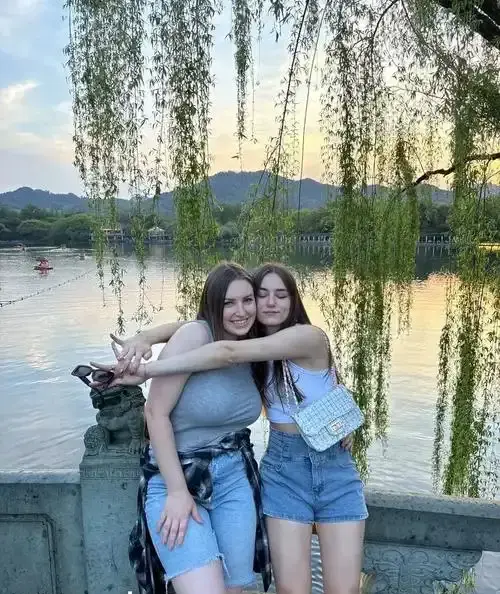 《艾玛马克斯的屈服》未删减版在线观看-啄木鸟系列电影《艾玛马克斯的屈服》高清完整版-国语中字免费播放