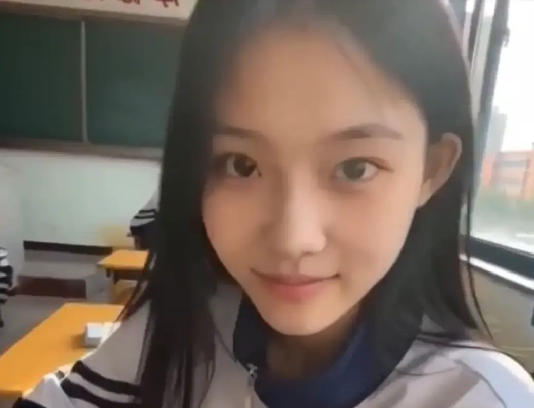 黄果AI短剧《我的十八岁女友》无删减版在线播放 - 高甜治愈4K蓝光画质 - 星空影院VS影视同步更新免费观看